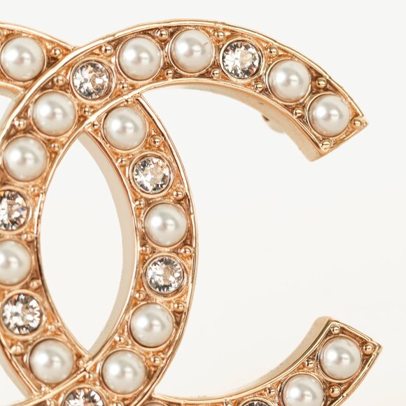 Chanel Gold-Toned Pearl & Crystal Studded CC Brooch - Picture 2 of 6